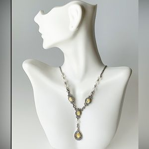 Woman’s chain necklace